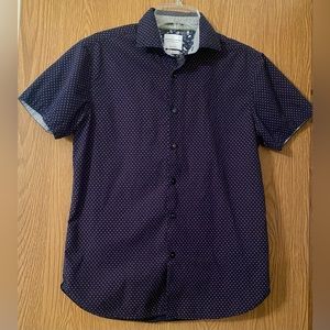 Denim & Flower Men’s casual short sleeve shirt. Size Small